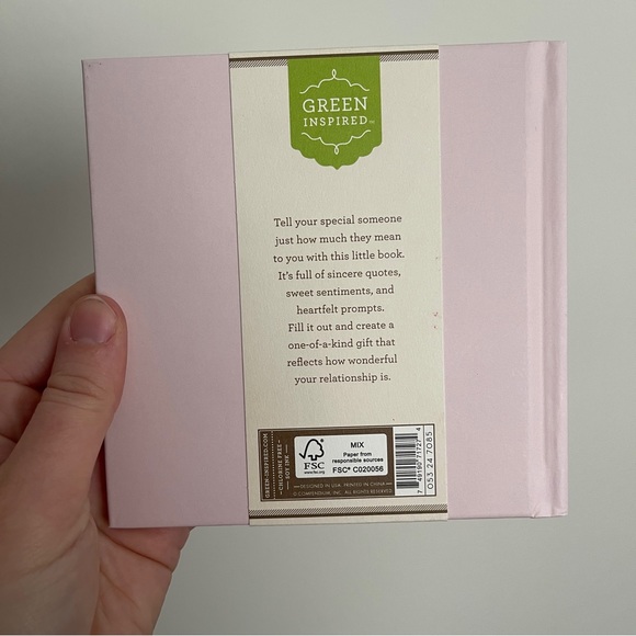 ⭐️3/$25⭐️ NWT “I 🩷 US” Fill-In Memory Book - Picture 6 of 6